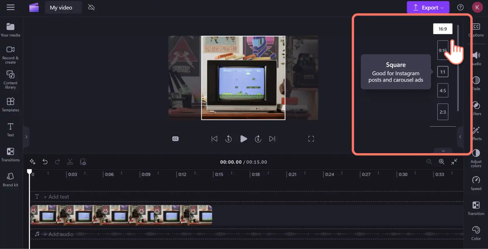 Videosunun en boy oranını değiştiren bir Clipchamp kullanıcısının resmi.