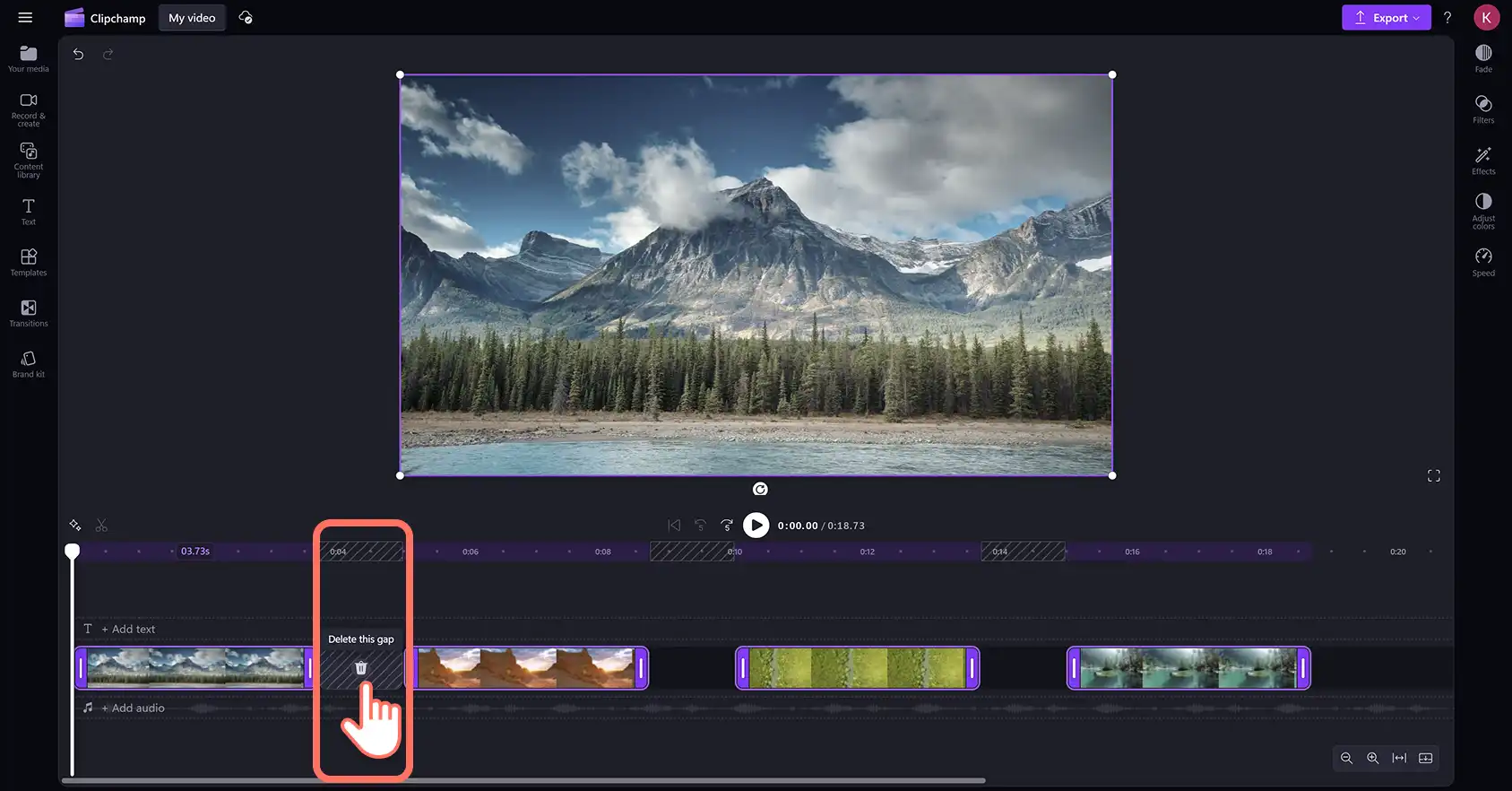 Un utente che elimina una distanza nella sequenza temporale utilizzando lo strumento di rimozione distanza in Clipchamp editor video. 