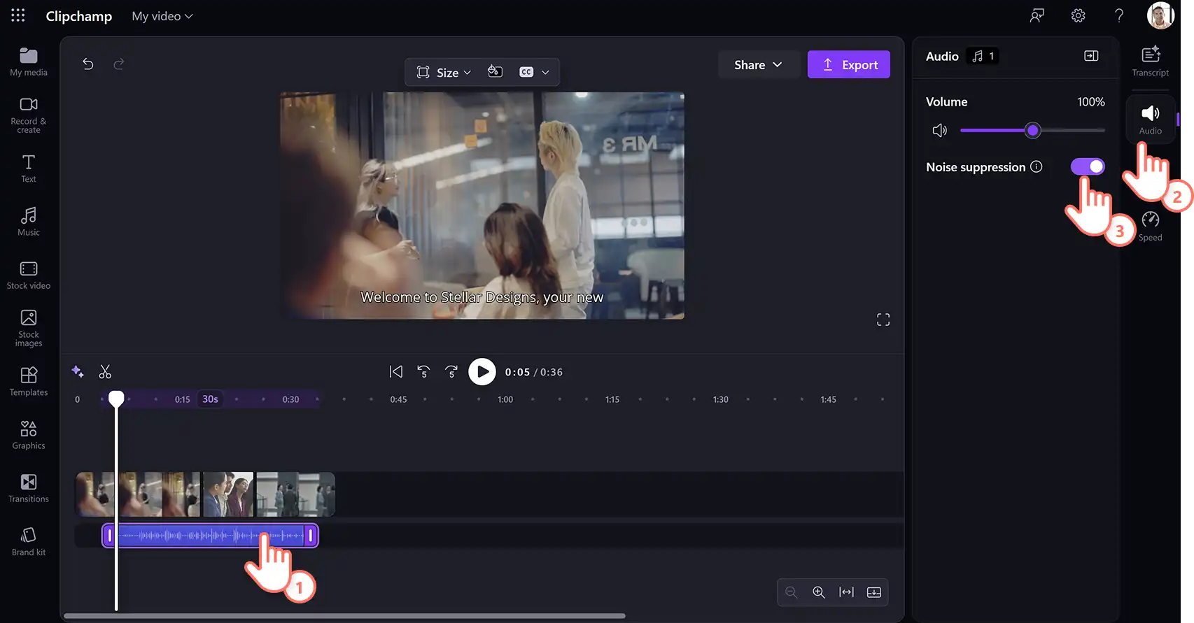 Użytkownik poprawiający jakość dźwięku za pomocą sztucznej inteligencji w edytorze wideo Clipchamp w pracy.