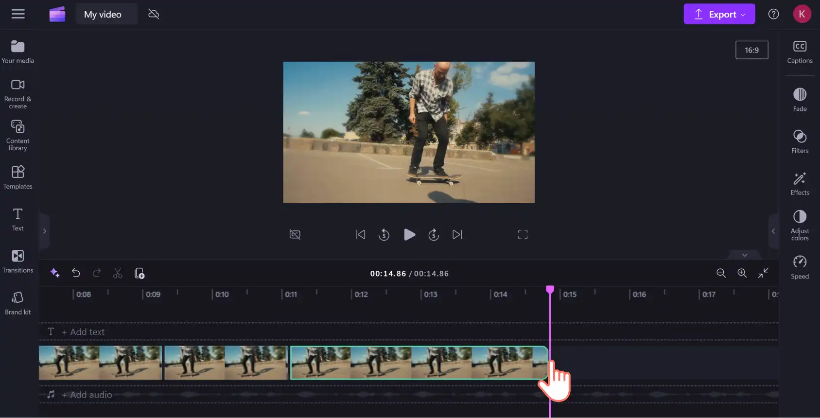 An image of a Clipchamp user shortening their loop video to under 15 seconds.