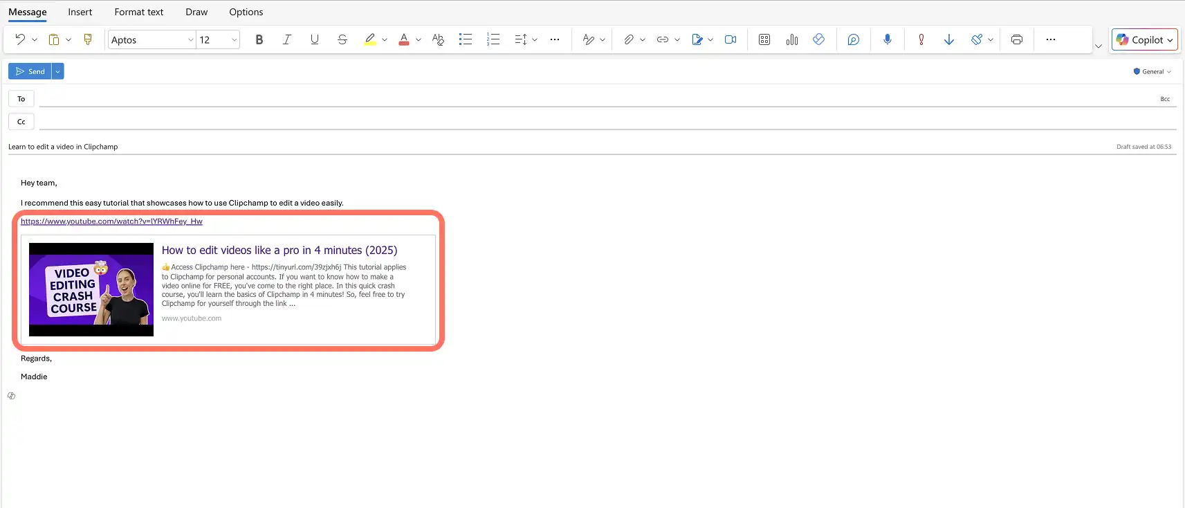 Usuário colando um URL do YouTube para inserir um vídeo no Outlook