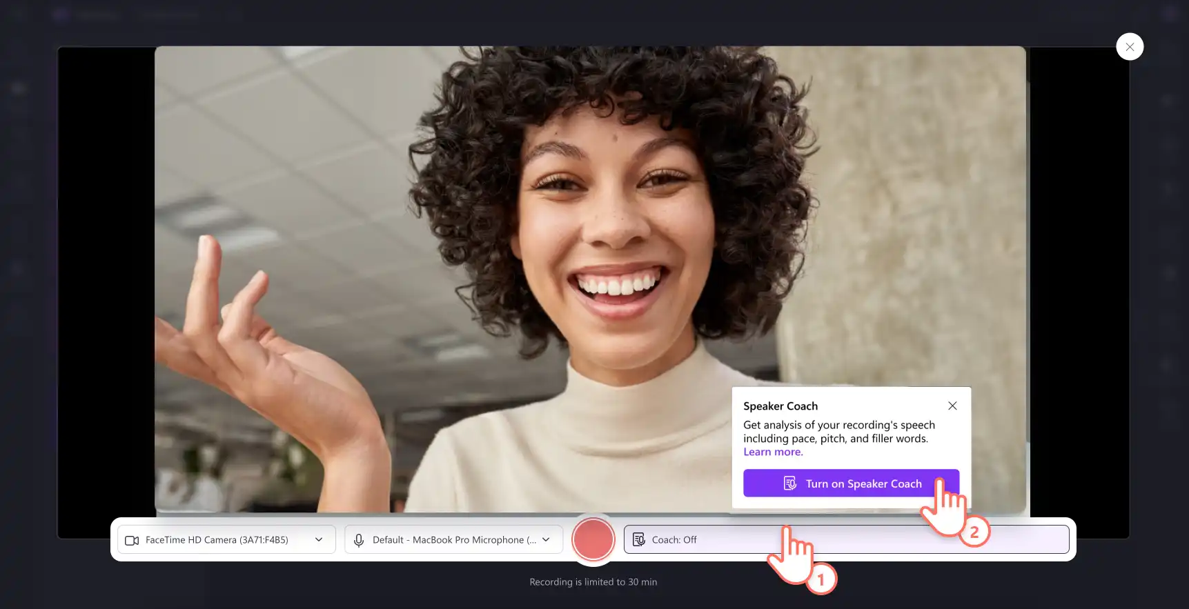 Clipchamp で [スピーチ コーチ] ボタンをクリックするユーザー。