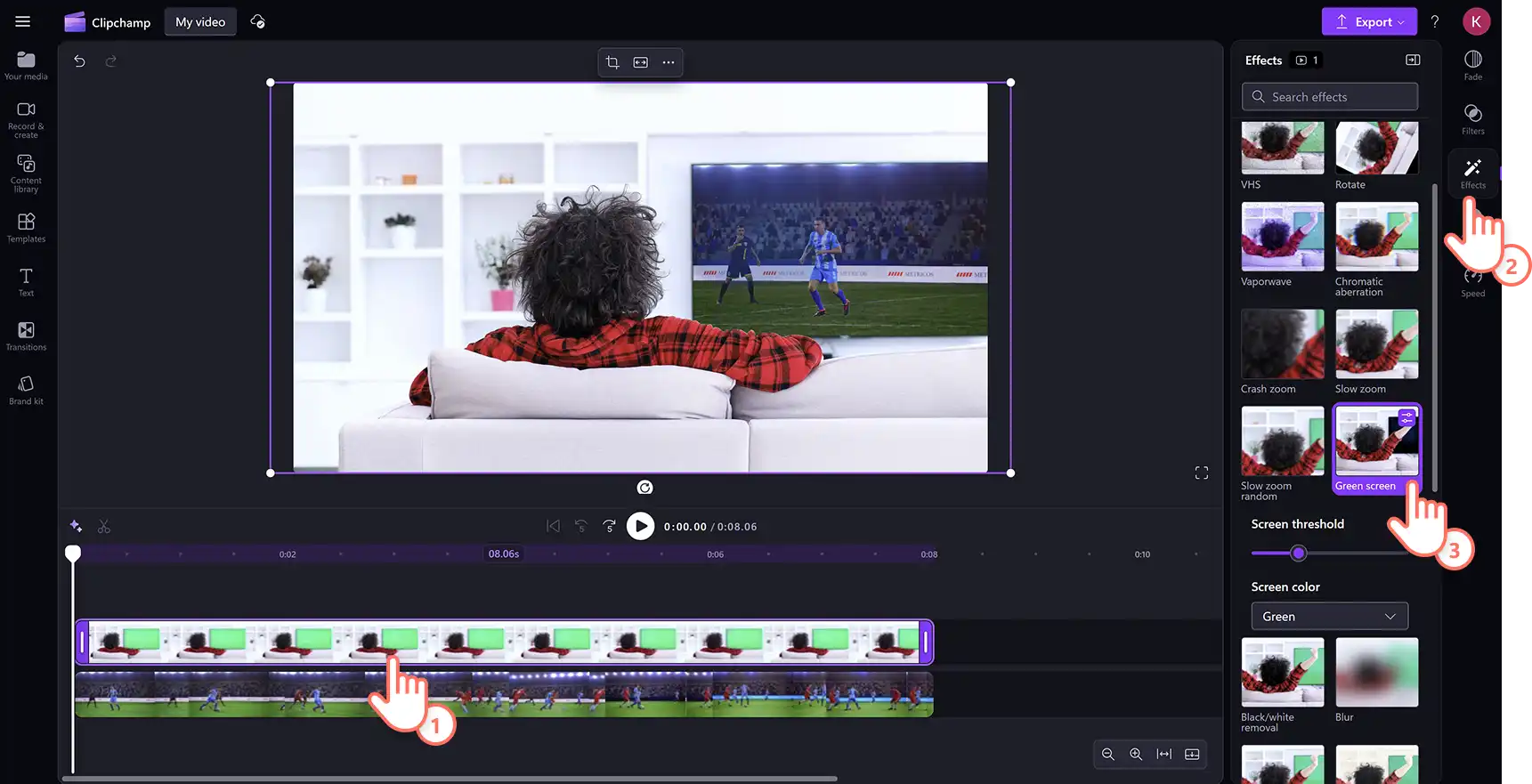 Clipchamp 동영상 편집기에서 동영상에 그린 스크린 효과를 적용하는 사용자. 