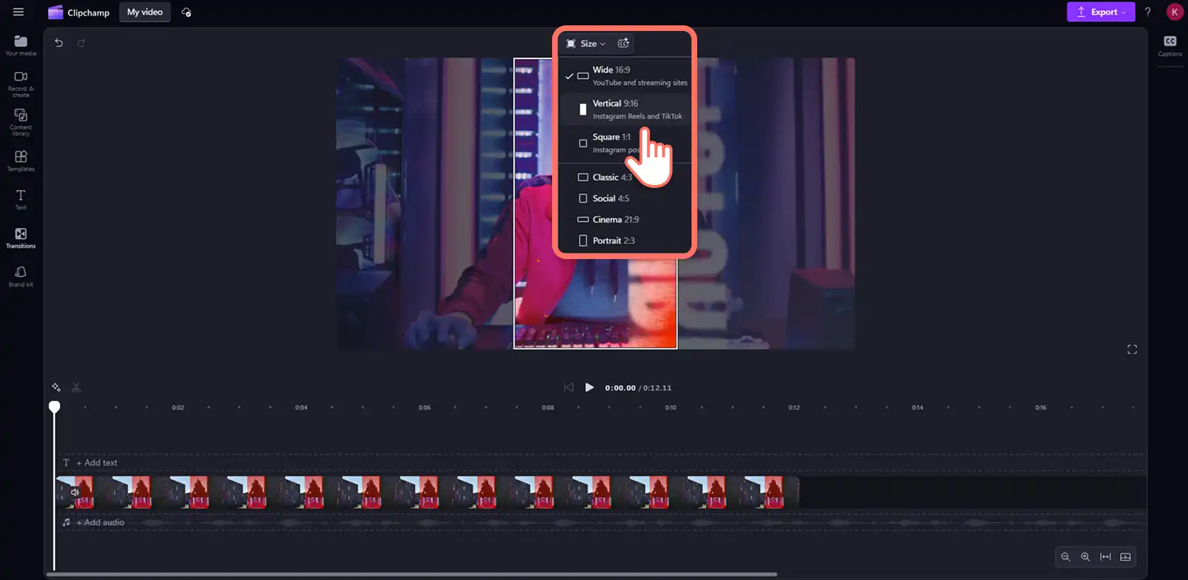 Зображення, на якому користувач змінює розмір відео YouTube для TikTok.
