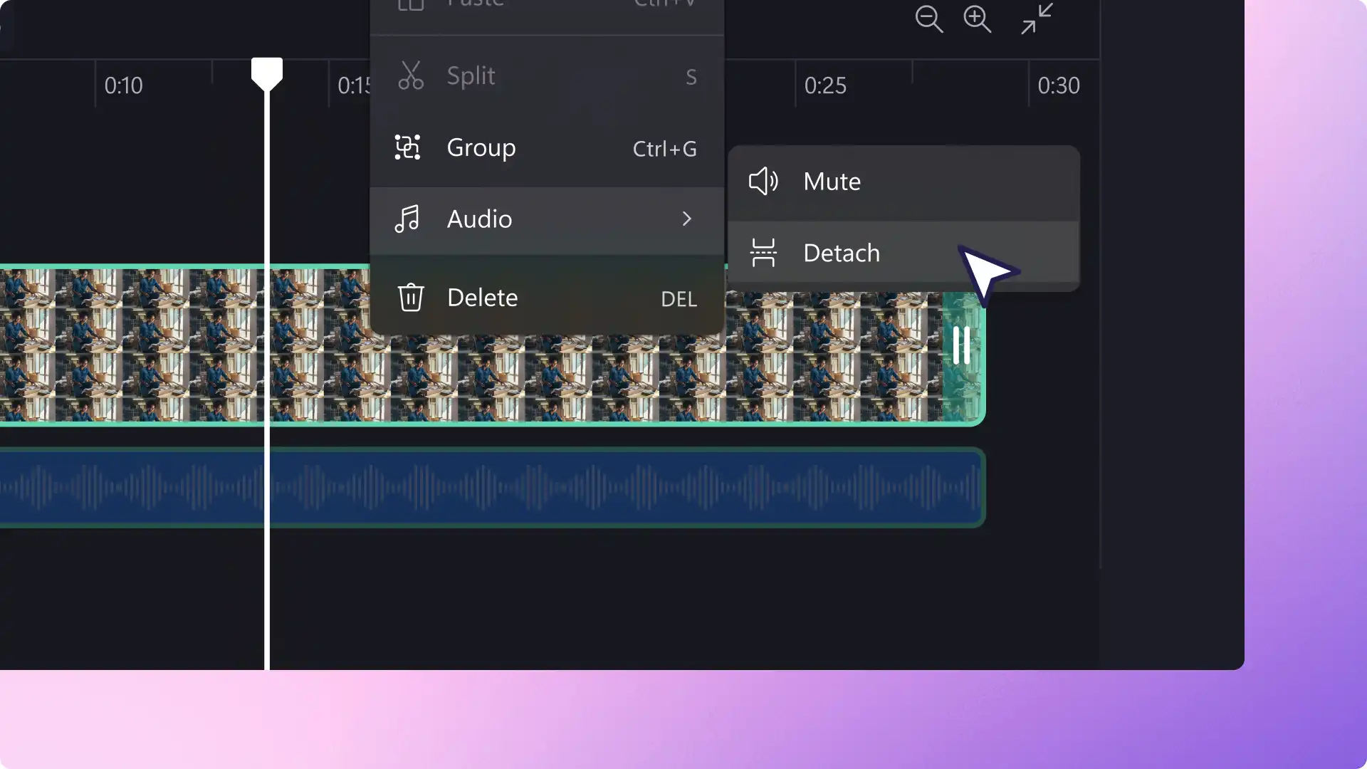 Hình ảnh người dùng bấm vào nút tách trong Clipchamp. 