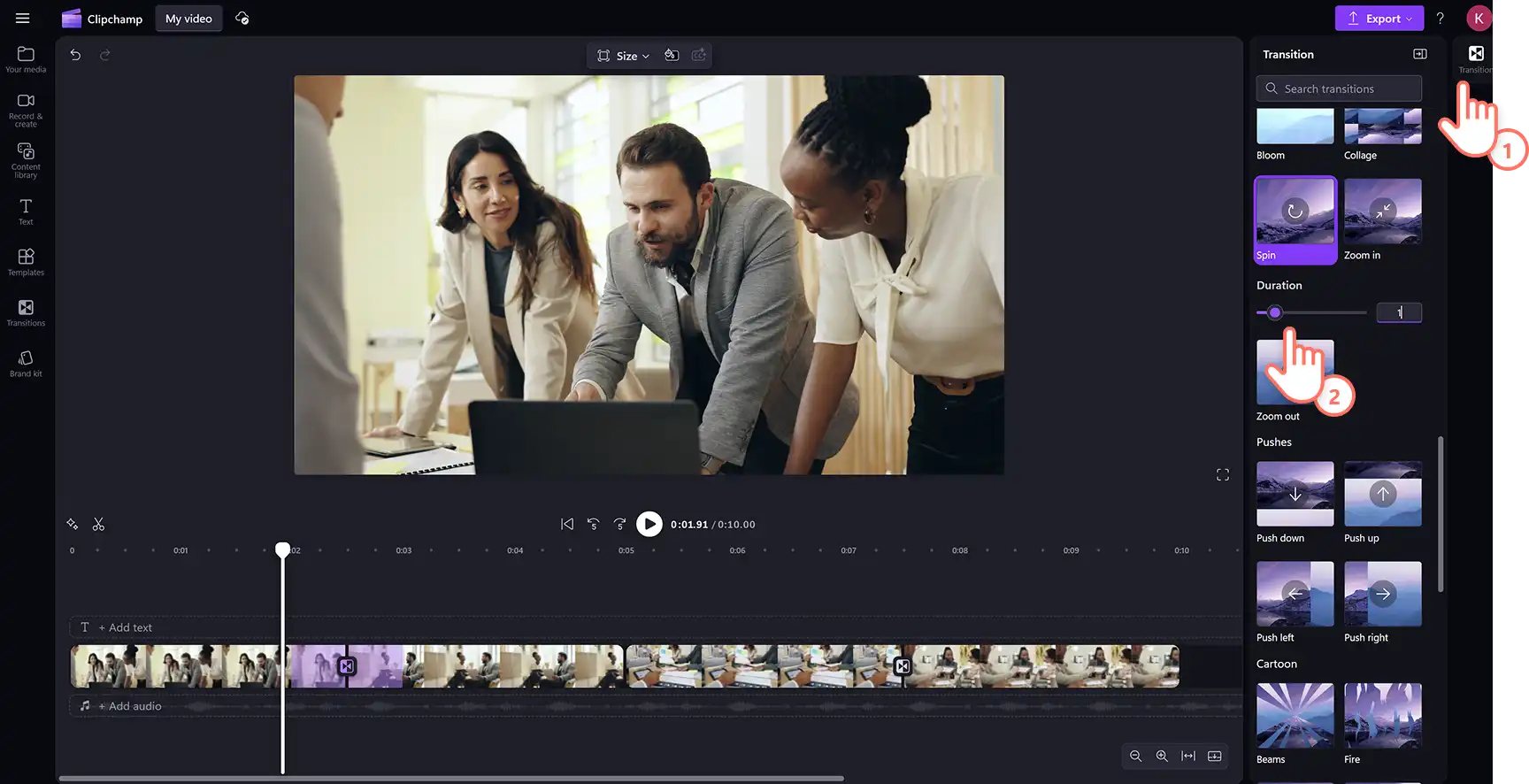 Pengguna mengedit durasi transisi putar di editor video Clipchamp. 