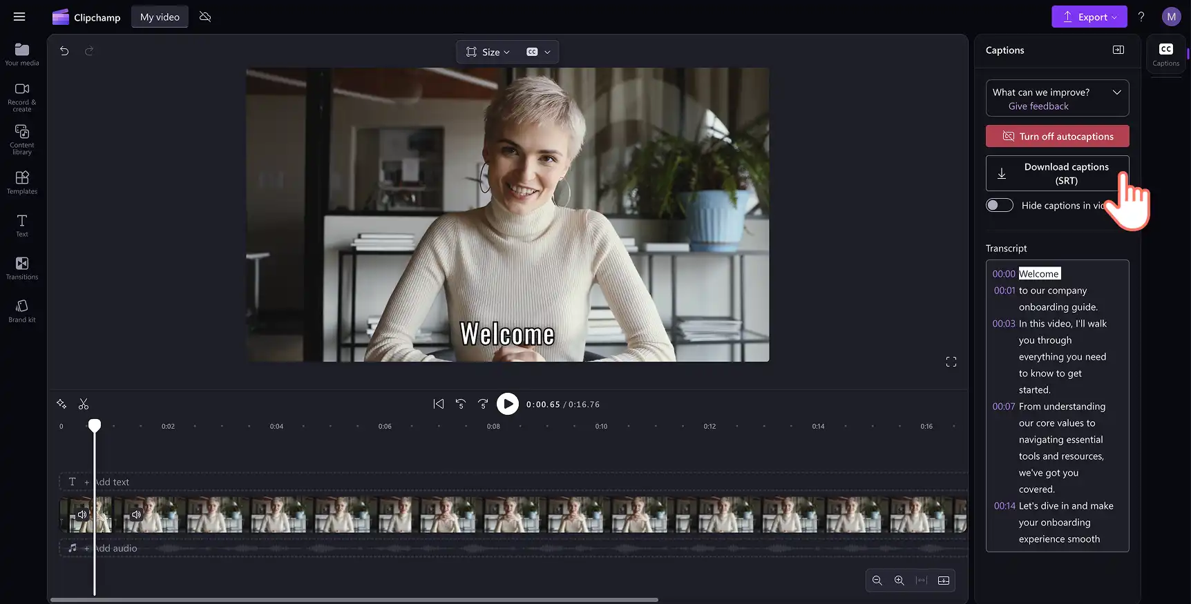 動画のトランスクリプトをダウンロードするユーザーの画像。