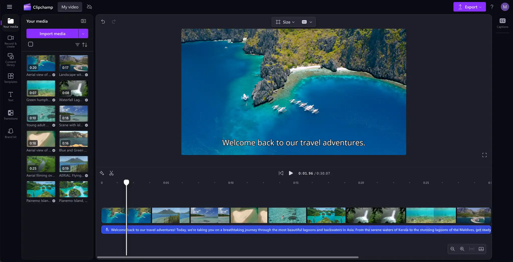 用户在 Clipchamp 深色模式中编辑视频 