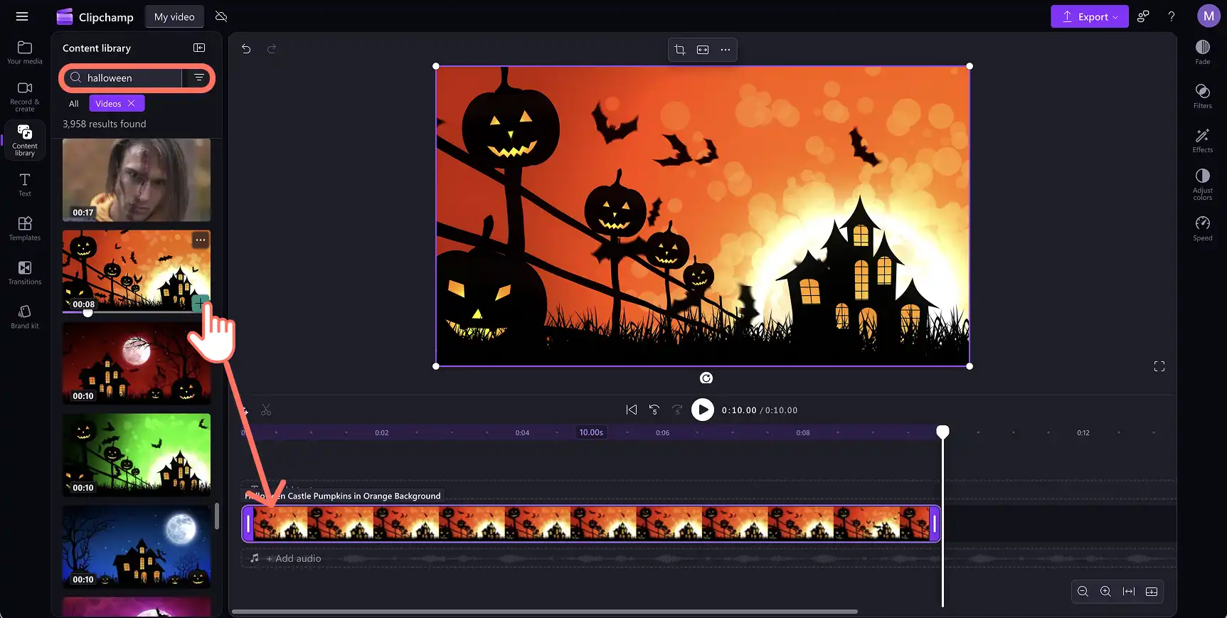 Pengguna menambahkan video ke garis waktu di Clipchamp
