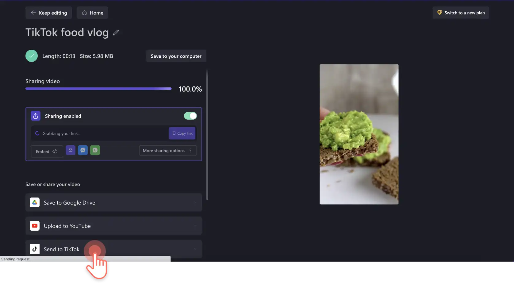 TikTok tümleştirmesini Clipchamp seçen bir kullanıcı. 