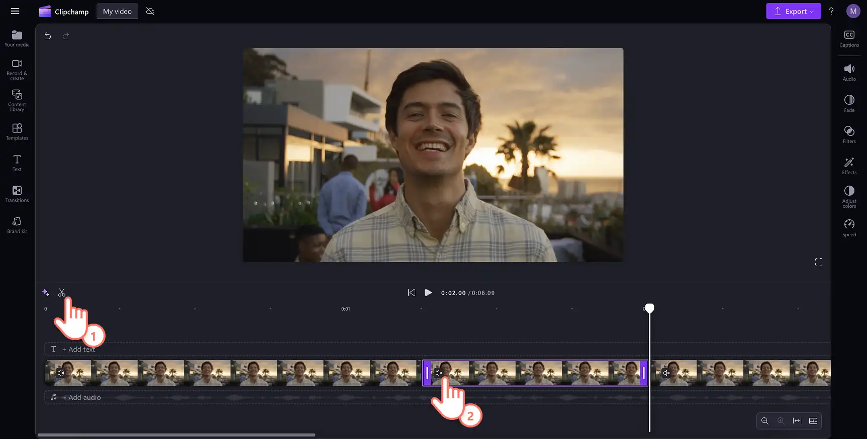Uma imagem de um usuário separando um clipe e silenciando o áudio.