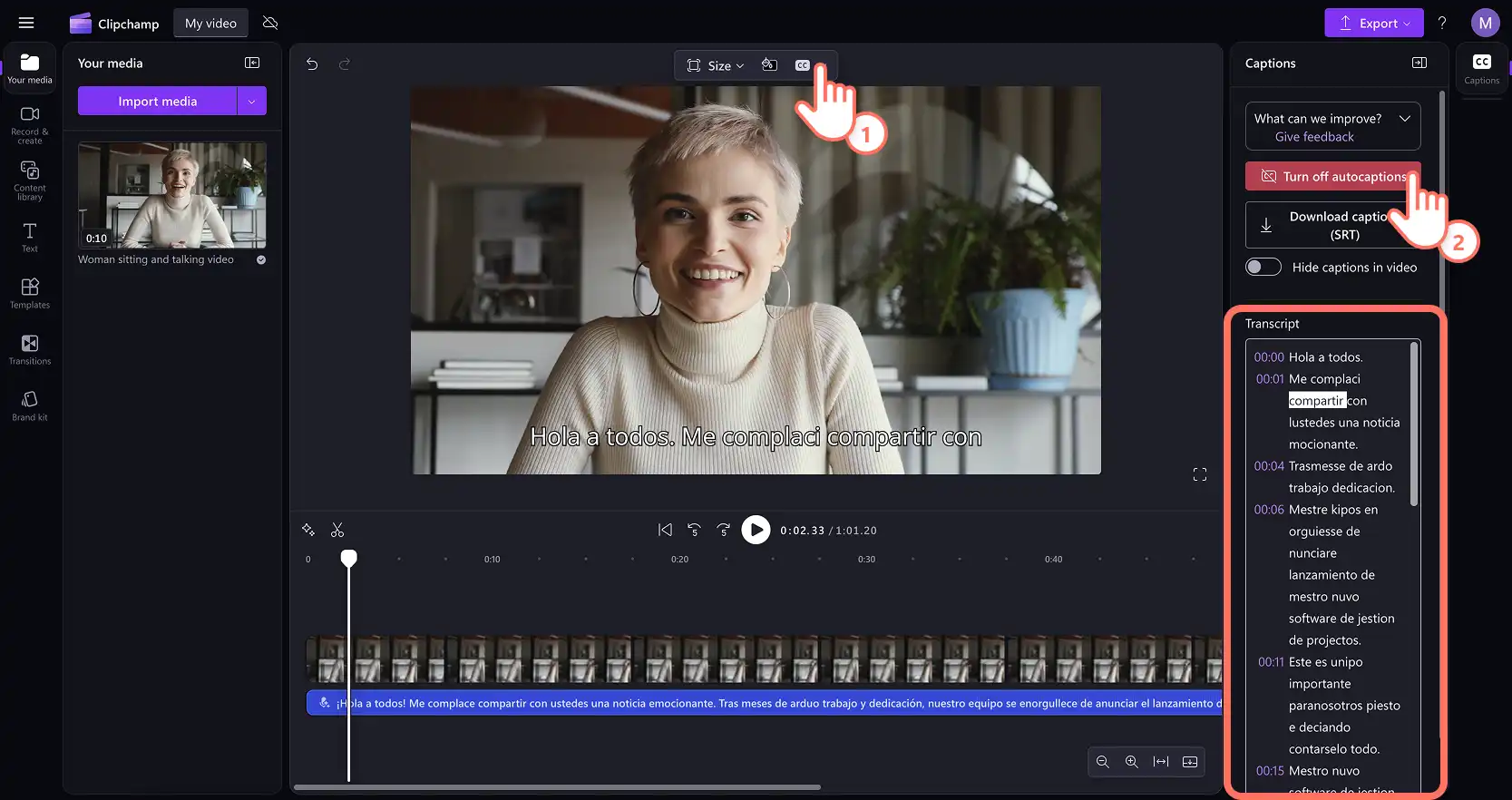 En bruker som ser gjennom videotranskripsjonen av en spansk video i videoredigeringsprogrammet Clipchamp.