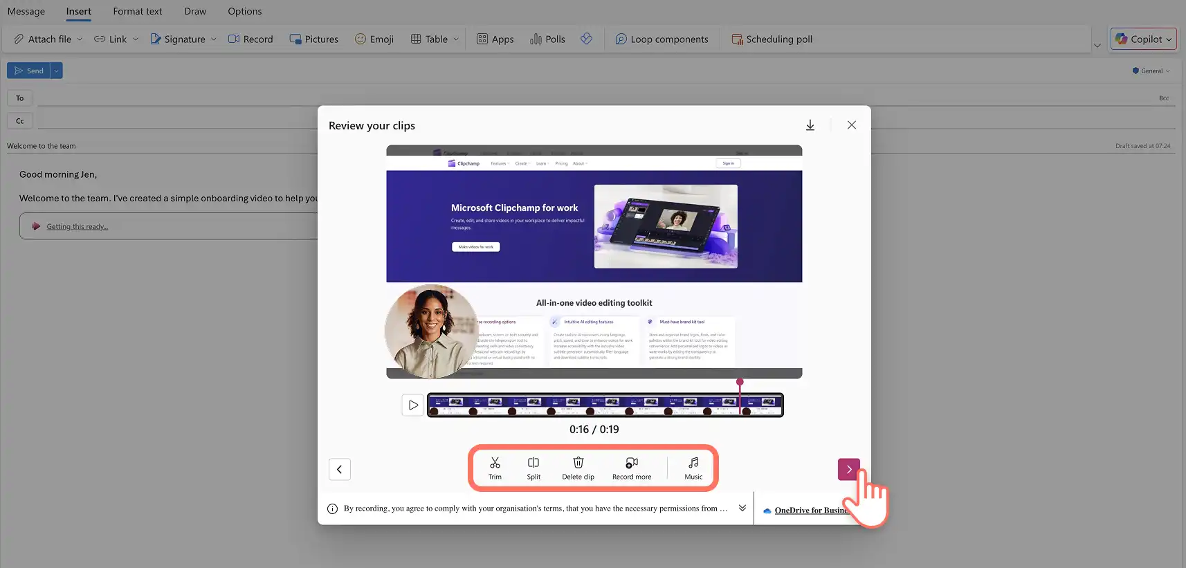 Usuário editando um vídeo no Outlook