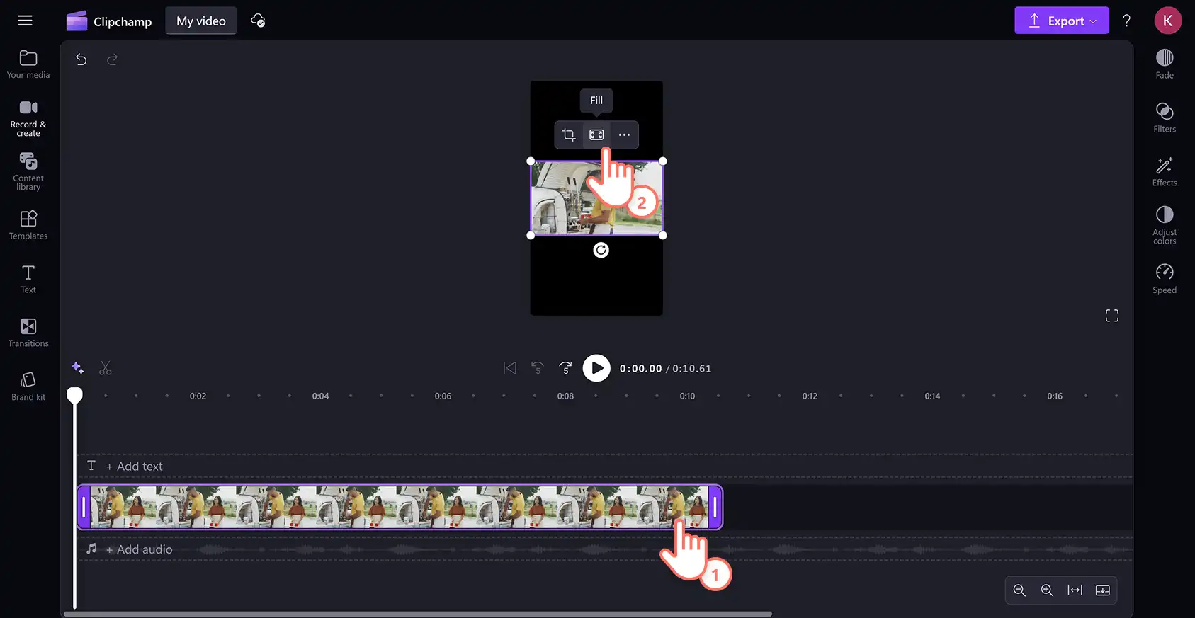 Un utilisateur cliquant sur le bouton Remplir pour adapter une vidéo horizontale aux proportions 9:16 d’Instagram.