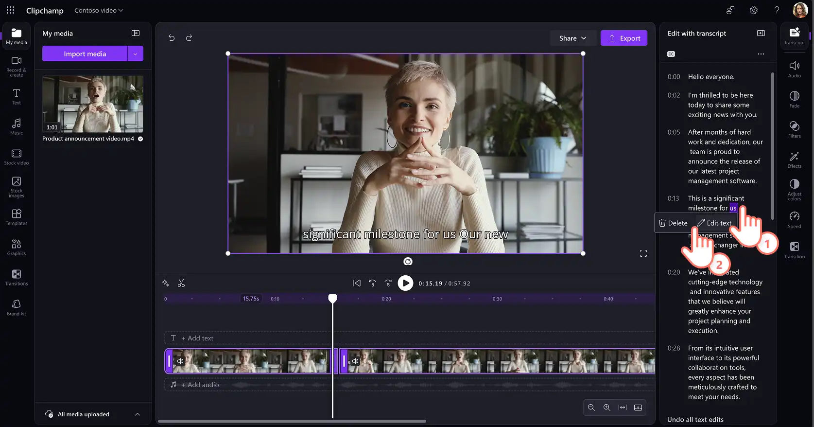 Pengguna mengedit ejaan dalam transkrip video yang dibuat secara otomatis di editor video Clipchamp untuk pekerjaan
