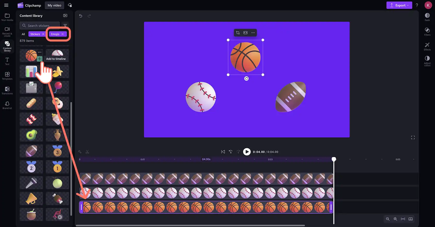 Ένας χρήστης προσθέτει emoji με αθλητική μπάλα σε ένα βίντεο στο πρόγραμμα επεξεργασίας βίντεο Clipchamp. 