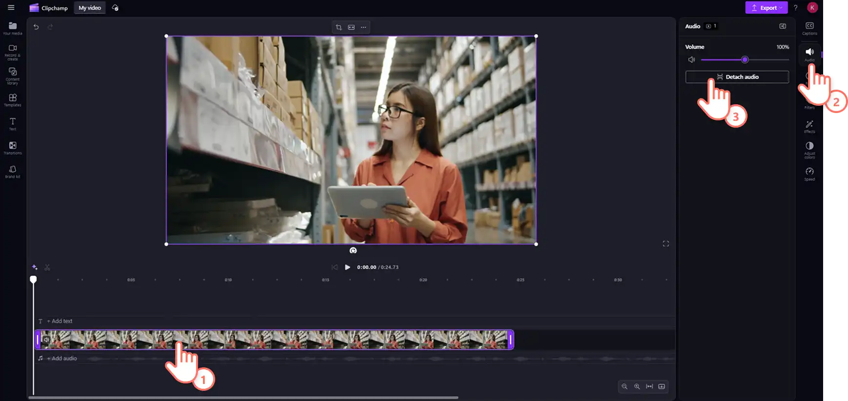 Пользователь отделяет аудиодорожку от видеофайла в Clipchamp. 