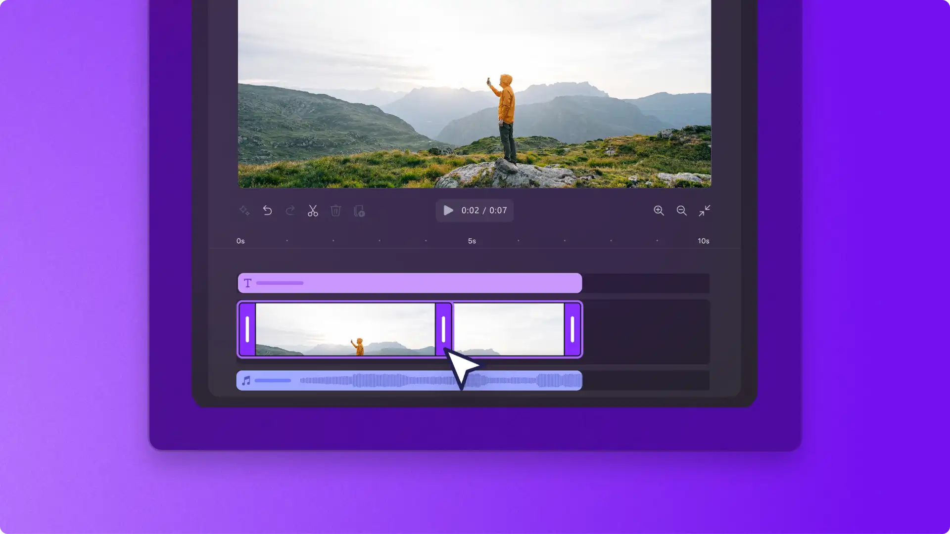Seorang pengguna memangkas aset video pada garis masa pengeditan dalam Clipchamp.