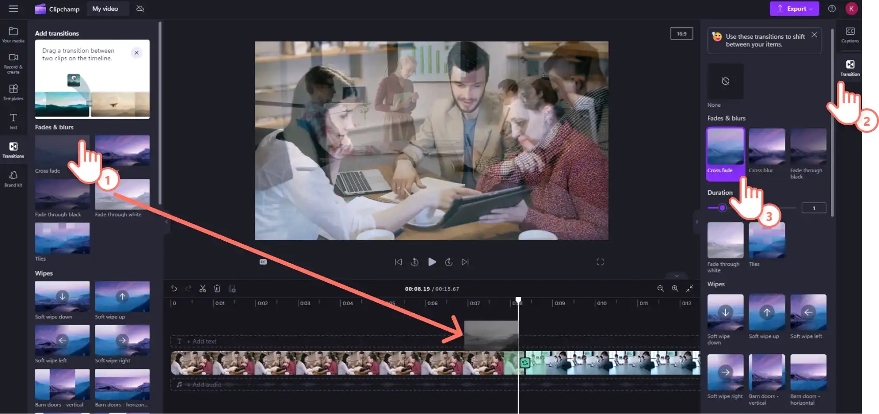 Gambar pengguna Clipchamp menyeret transisi pudar silang ke lini masa di antara dua klip.